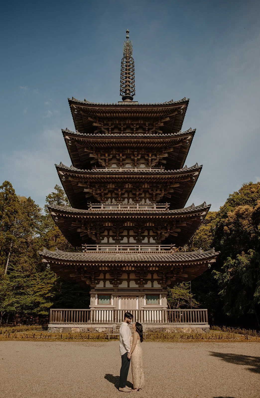 aesthetic-embrace-in-front-of-daigoji-temple.jpg