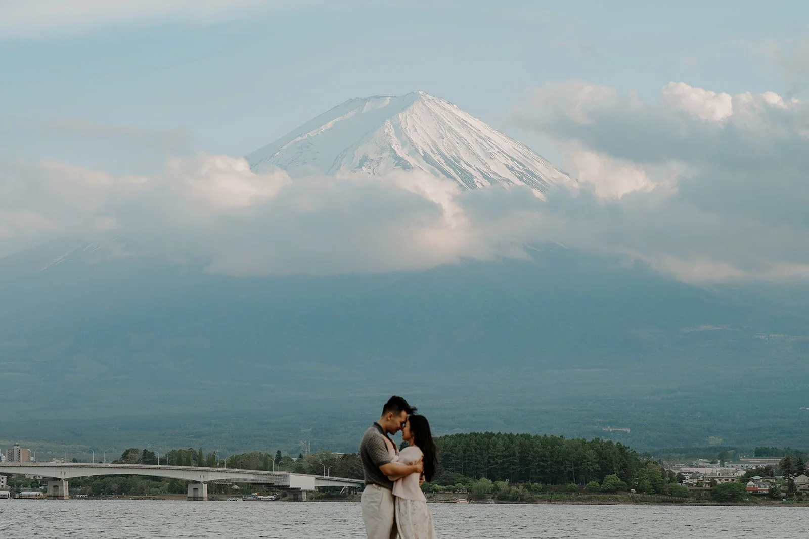 Early Morning Surprise Proposal at Lake Kawaguchiko – Victor & Jess with Mount Fuji Views