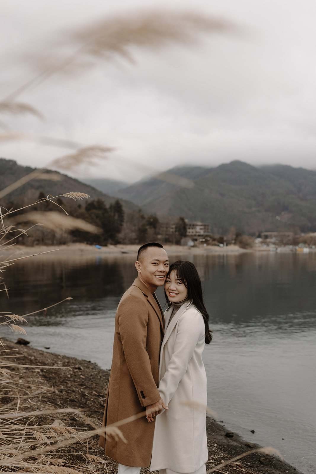Lake Kawaguchiko engagement photos.jpg