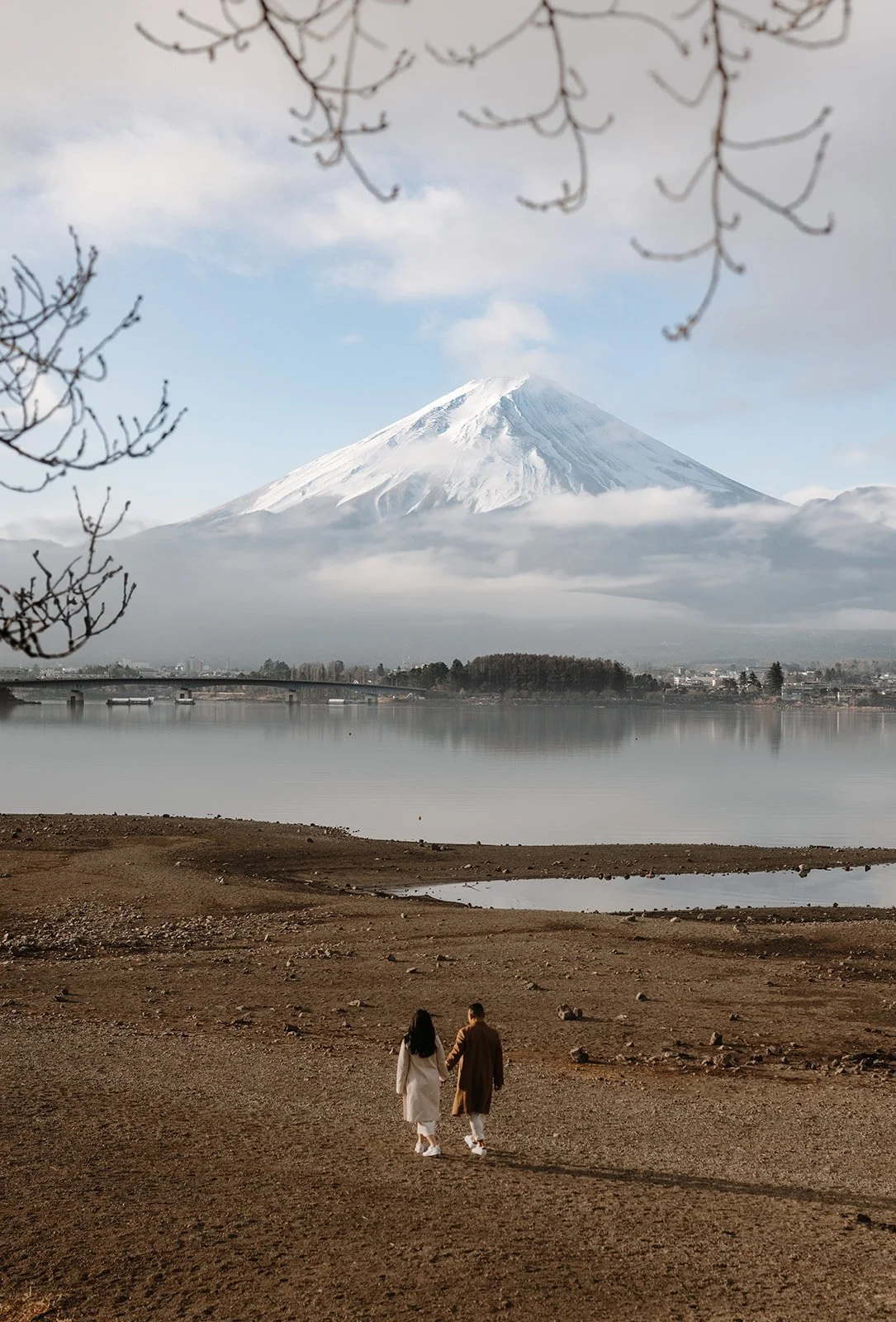 Winter couples photos at Mount Fuji.jpg