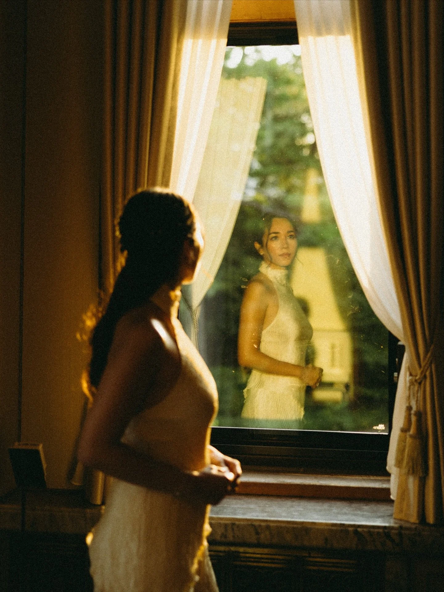 Miri &amp; Damien shot on digital + film by @sofiahiramatsu 

It has been a while since I&rsquo;ve shared anything here, but stepping back gave me space to create without thinking about posting. This session with Damien and Miri in Tokyo was one of t