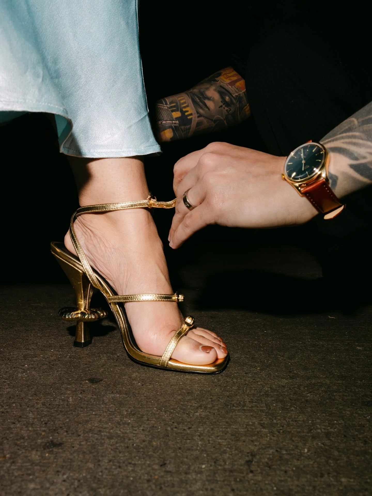 tokyo engagement photographer @sofiahiramatsu capturing the real, unplanned moments that actually matter.

Shibuya at night gives you a mix of busy streets and quieter corners, which is perfect for an engagement shoot. You can move through different 