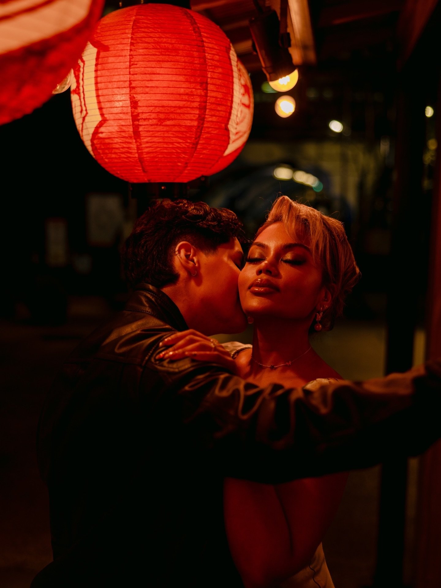 Tokyo engagement photographer @sofiahiramatsu capturing a cinematic, editorial style engagement shoot in the heart of Shibuya.

Shibuya at night is one of the most sought after locations for a Tokyo engagement shoot. The streets come alive with neon 