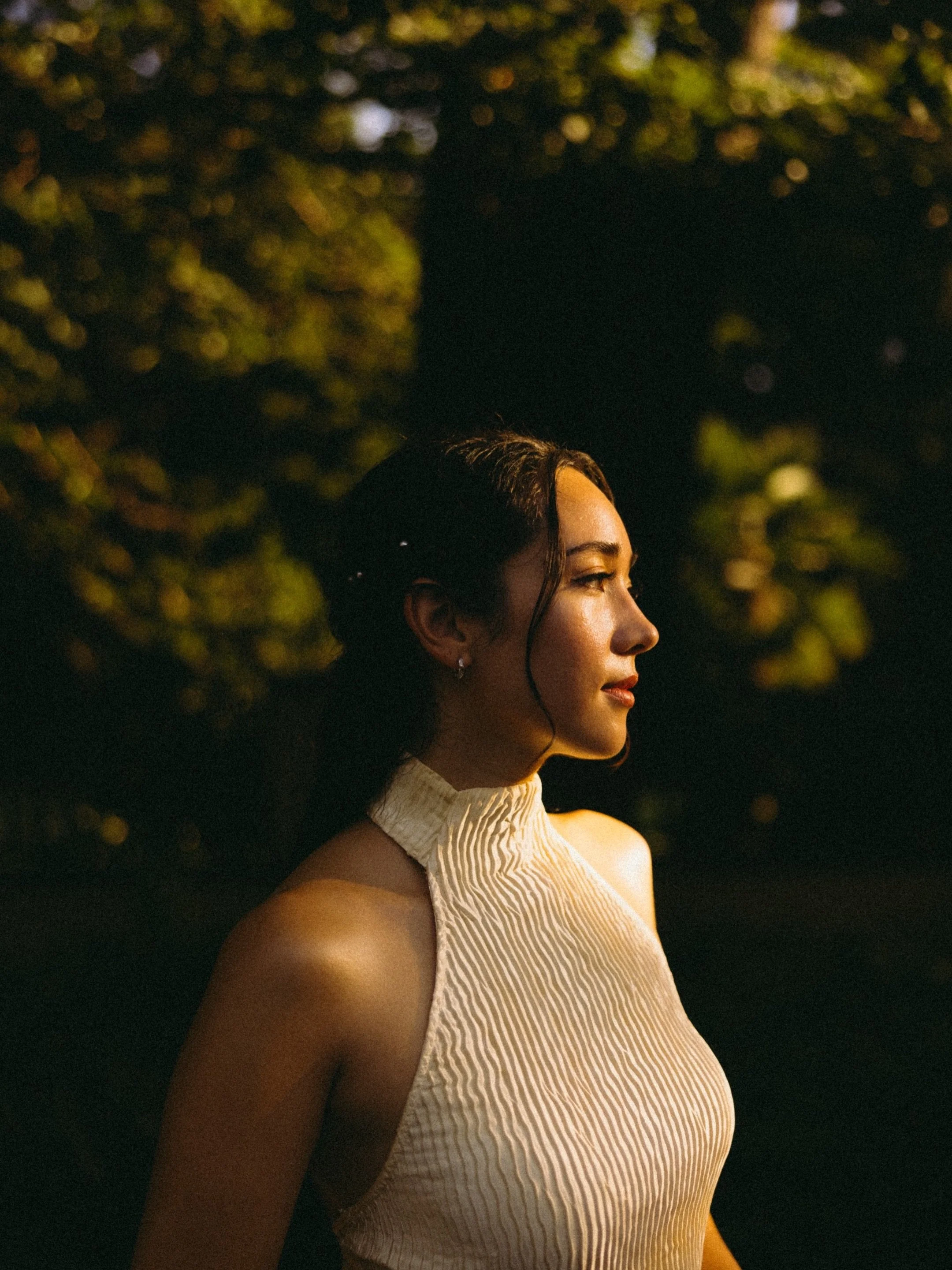 Japan wedding photographer @sofiahiramatsu capturing Miri and Damien&rsquo;s Tokyo wedding photoshoot in a way that feels both refined and deeply personal.

Tokyo offers a completely different kind of backdrop for wedding photography. Clean architect