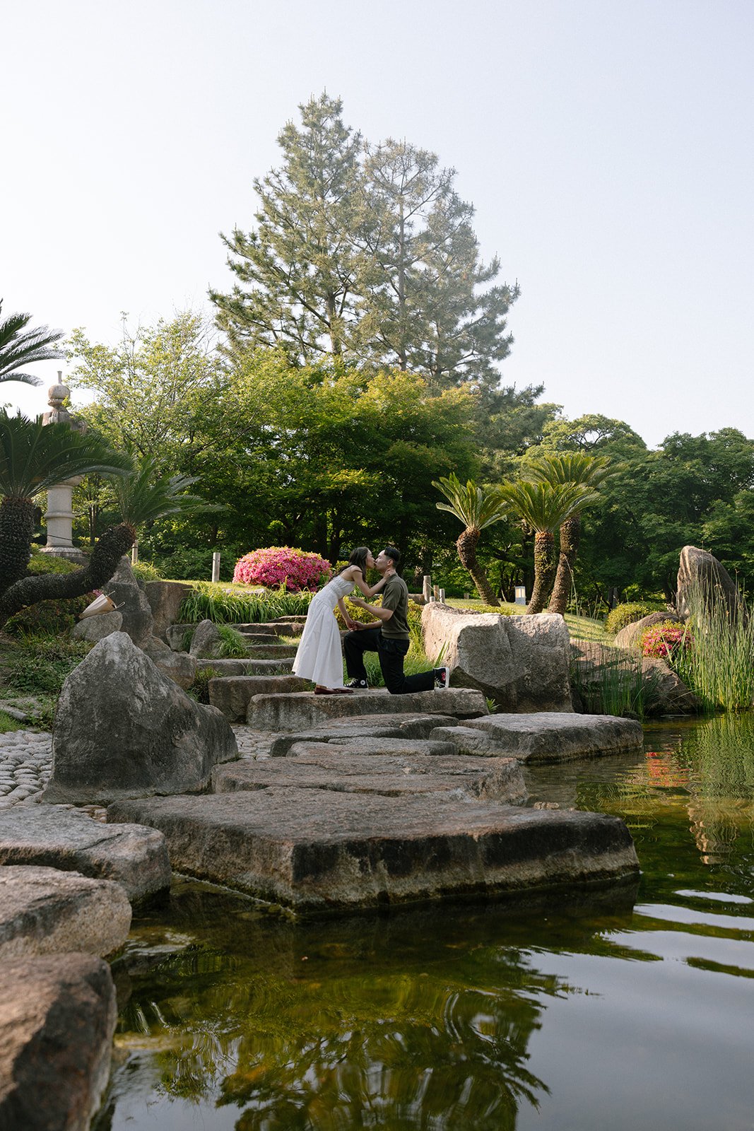 tokugawaen-nagoya-proposal-kiss-wide-10.jpg