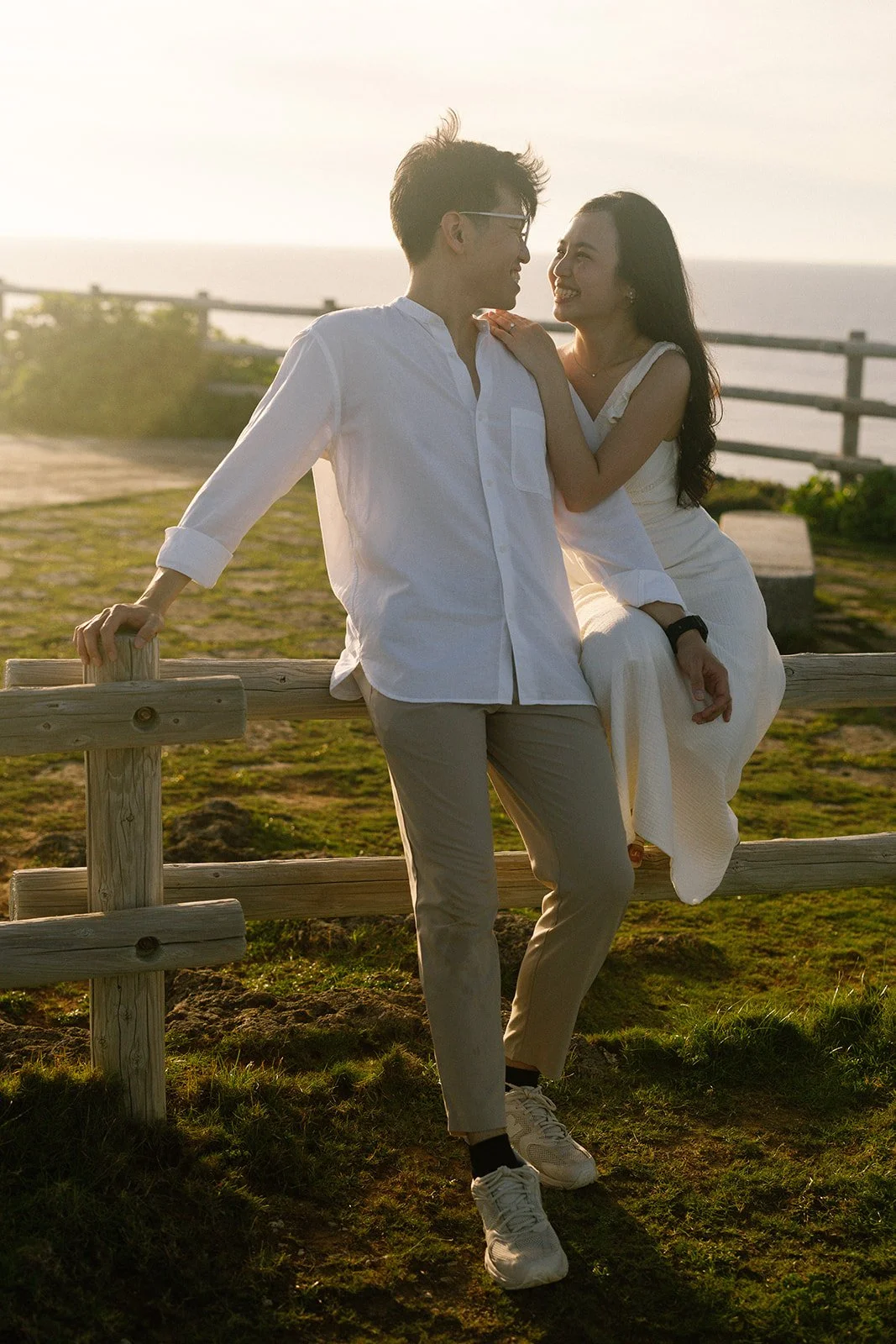 okinawa-proposal-couple-fence-sitting-18.jpg