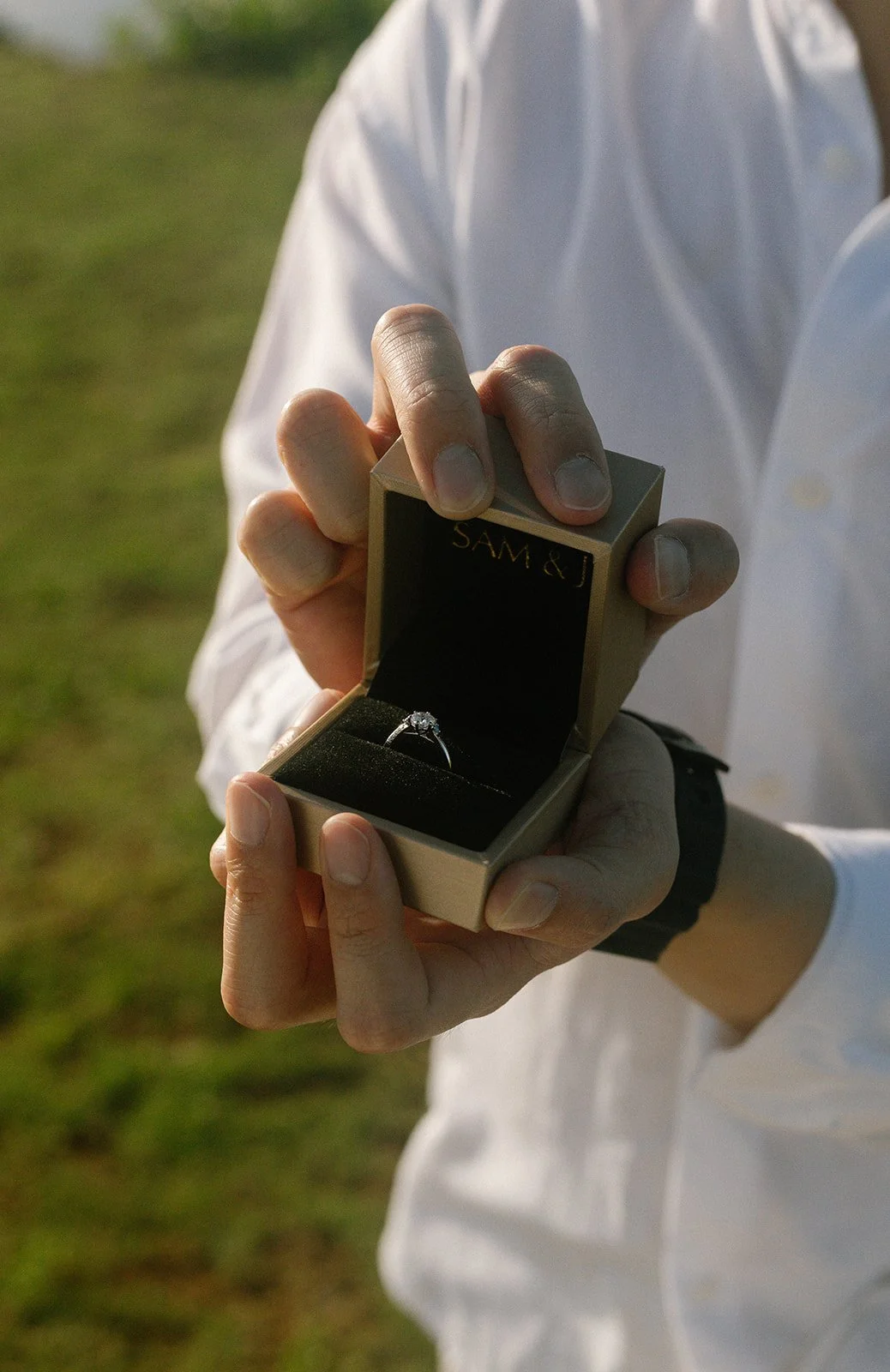 okinawa-proposal-engagement-ring-box-10.jpg