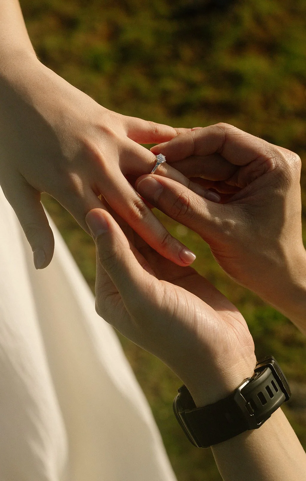 okinawa-proposal-ring-hand-closeup-13.jpg