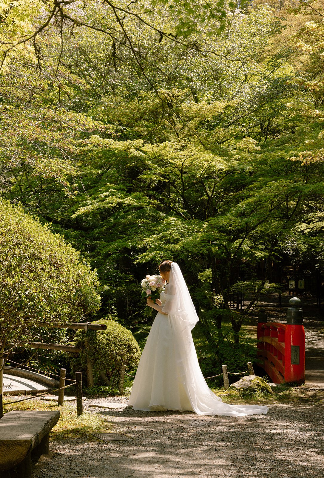 kyoto-prewedding-bride-garden-veil-04.jpg