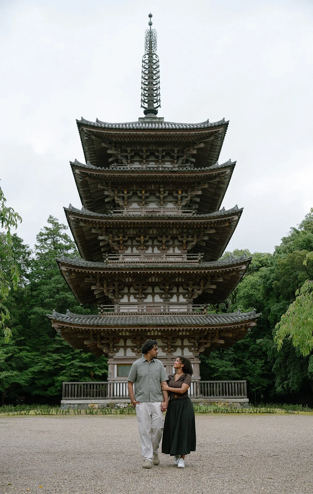 daigoji-proposal-couple-pagoda-14.jpg