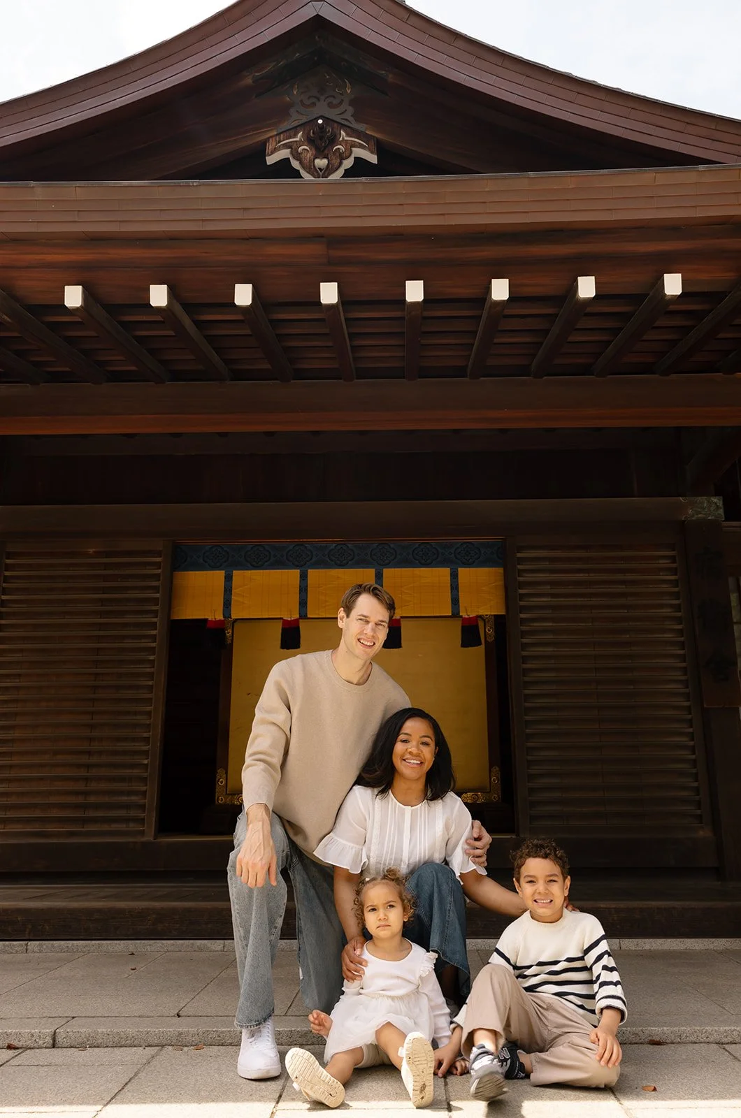 tokyo-family-shrine-steps-04.jpg