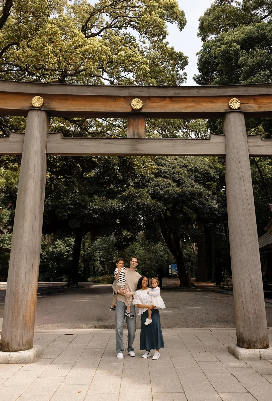 tokyo-family-torii-gate-07.jpg