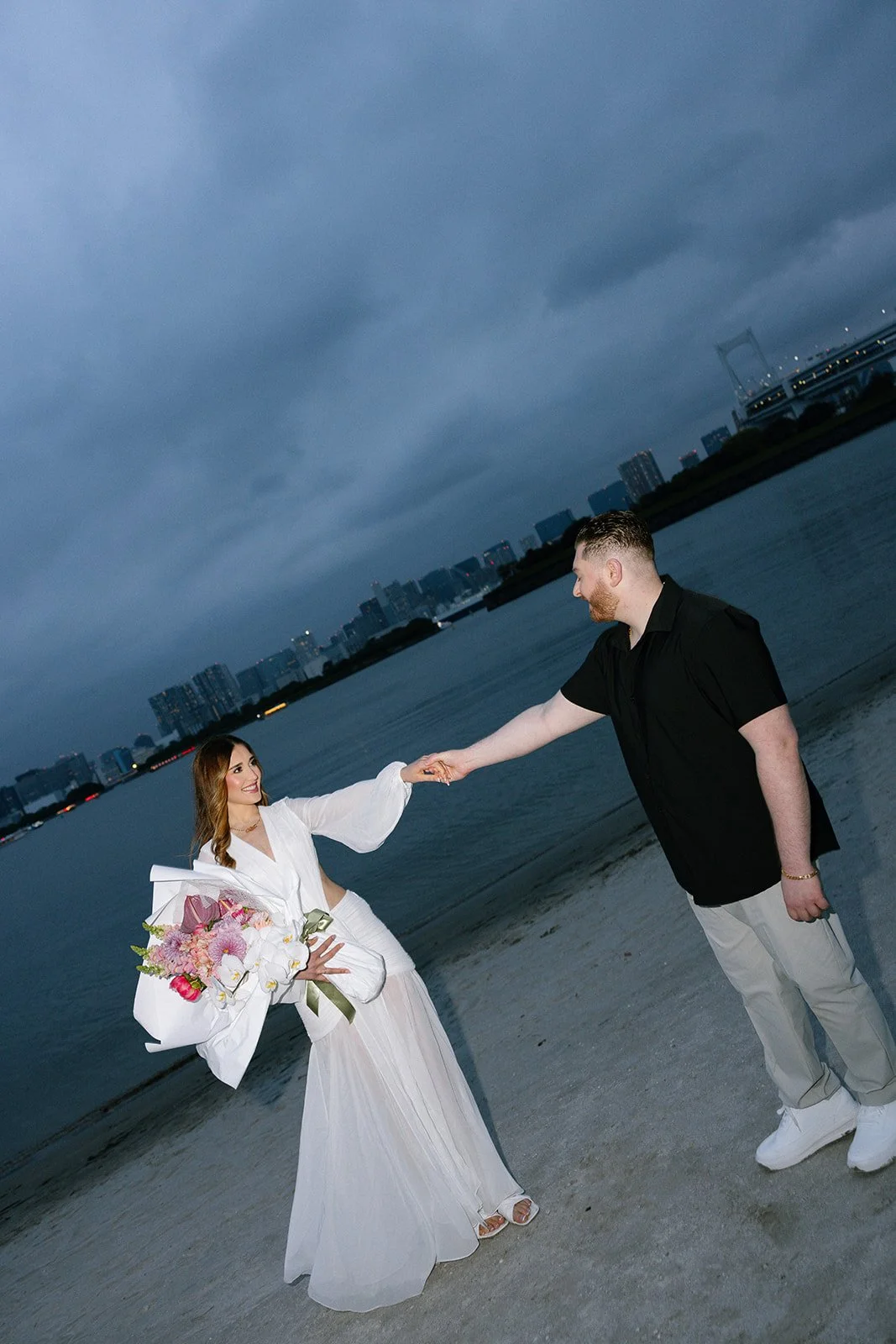 tokyo-proposal-odaiba-beach-dusk-twirl-17.jpg