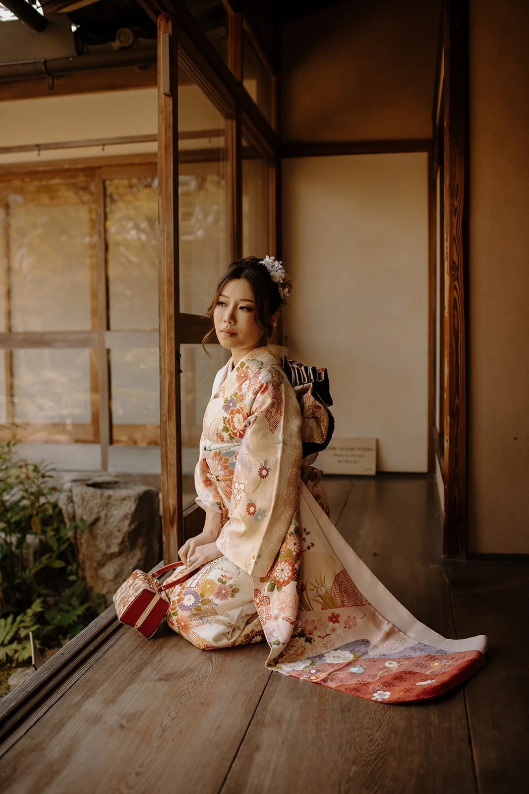 kyoto-kimono-bride-engawa-portrait-01.jpg