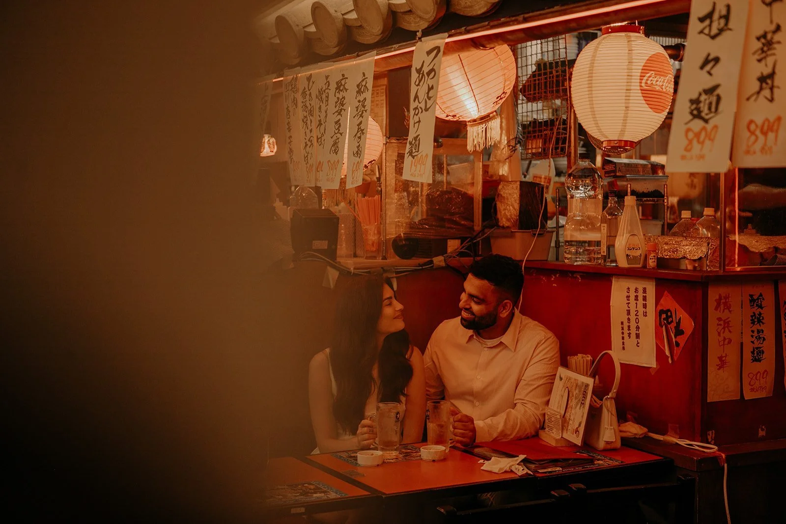 tokyo-izakaya-date-night-couple-portrait-photography-03.jpg