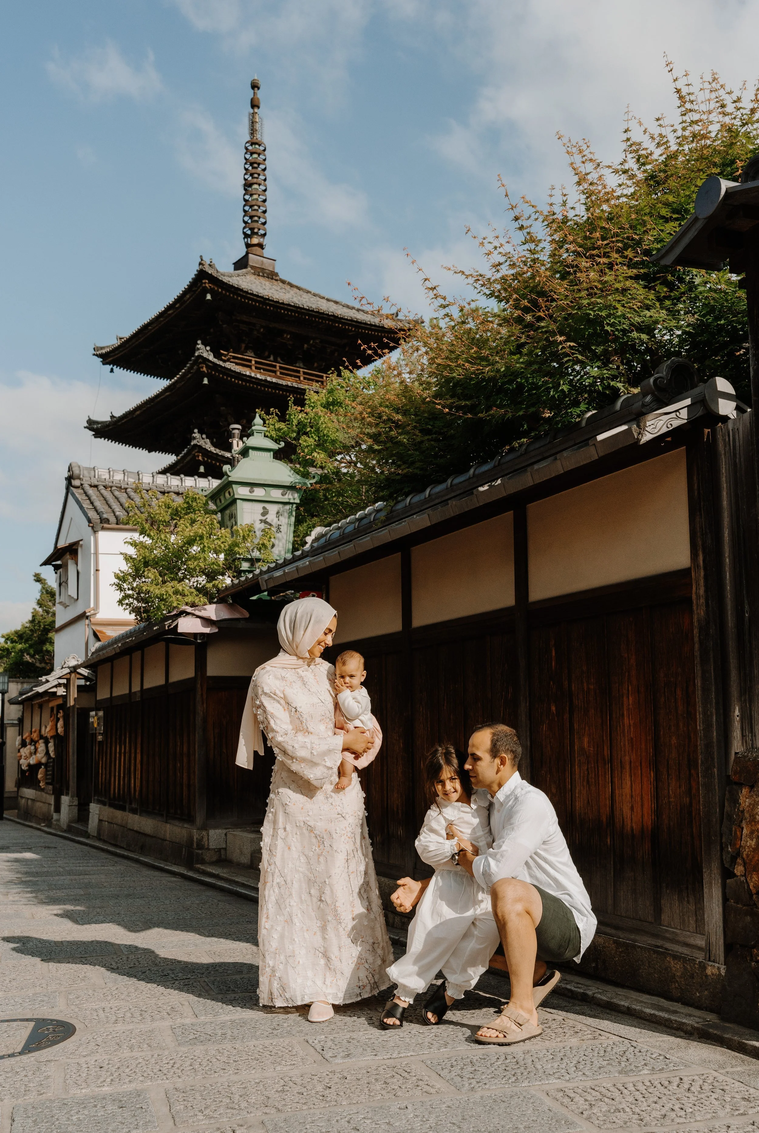 japan-pagoda-family-photographer-portrait-daytime-53.jpg