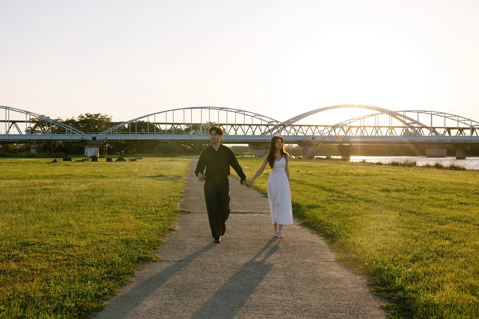 osaka-engagement-walking-archbridge-17.jpg