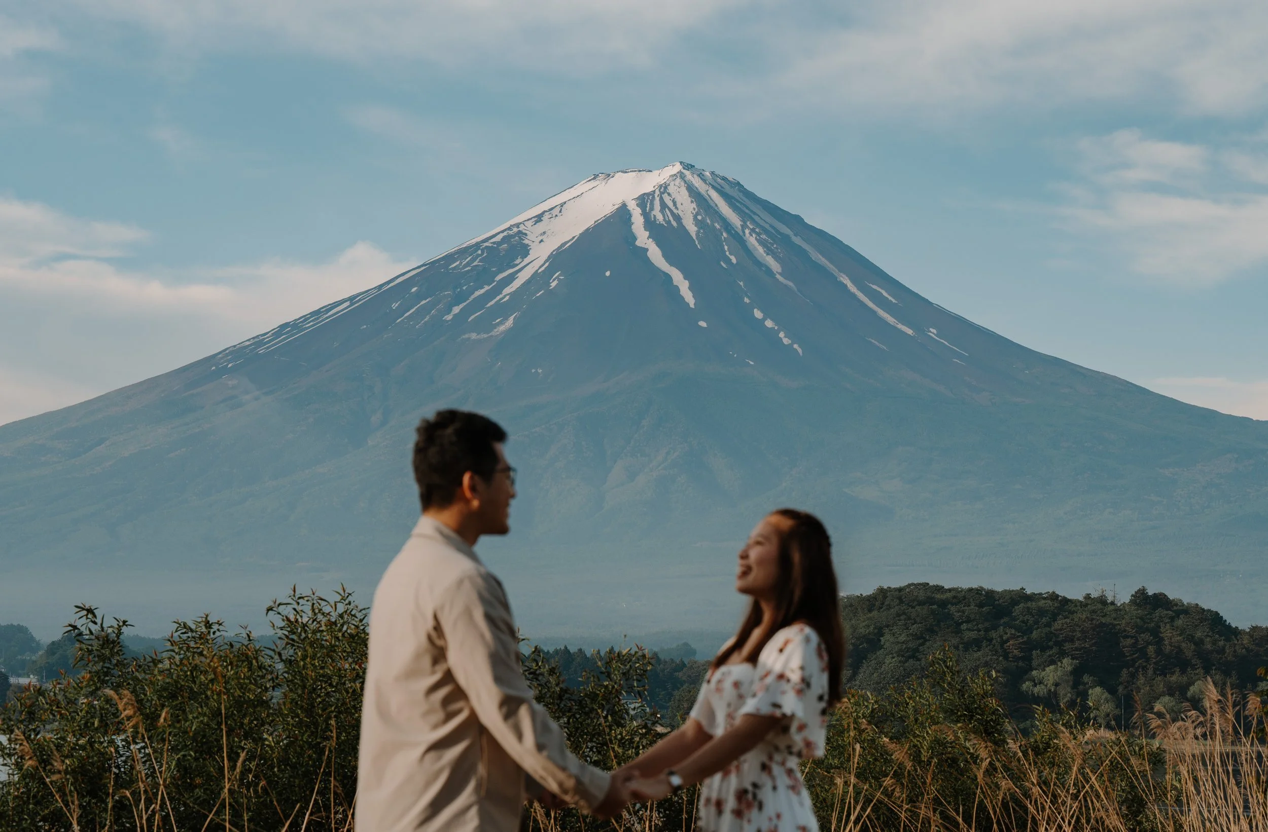 mount-fuji-kawaguchiko-nemophila-candid-couple-21.jpg