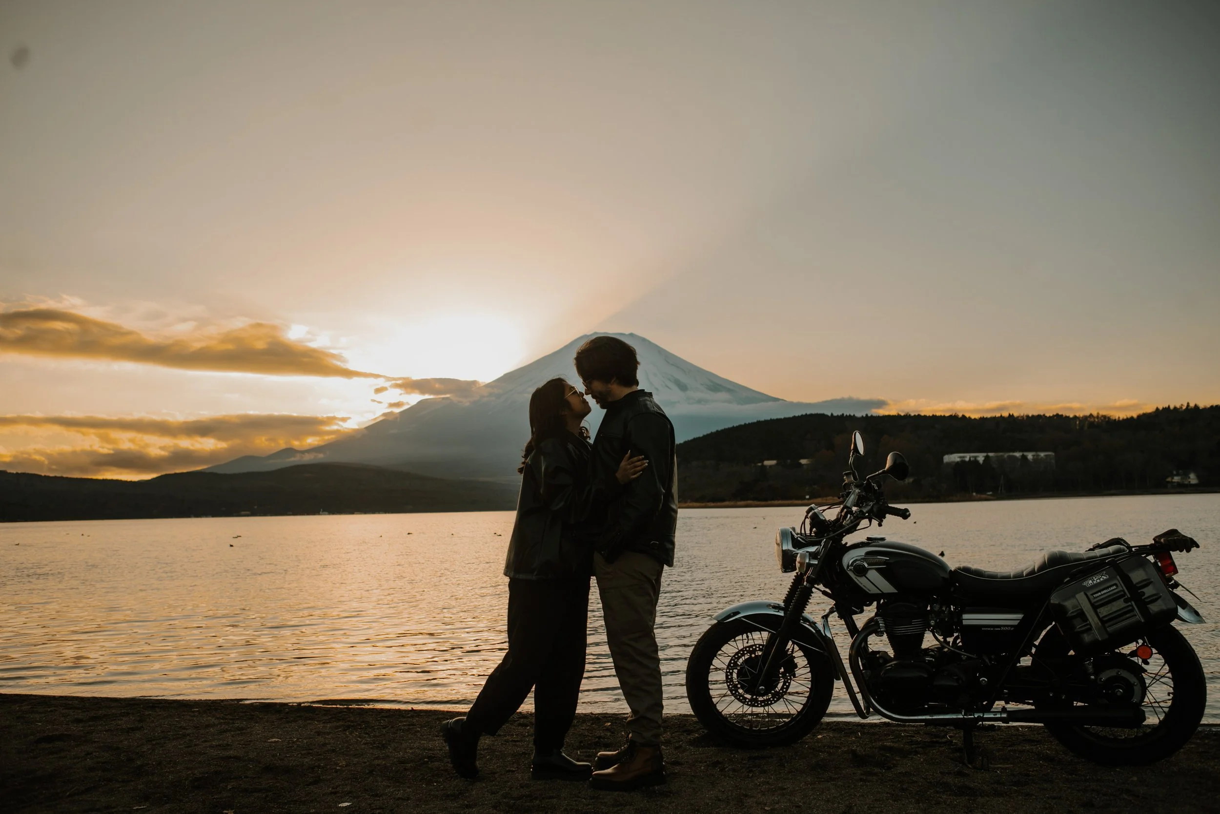 mount-fuji-sunset-engagement-motorcycle-16.jpg