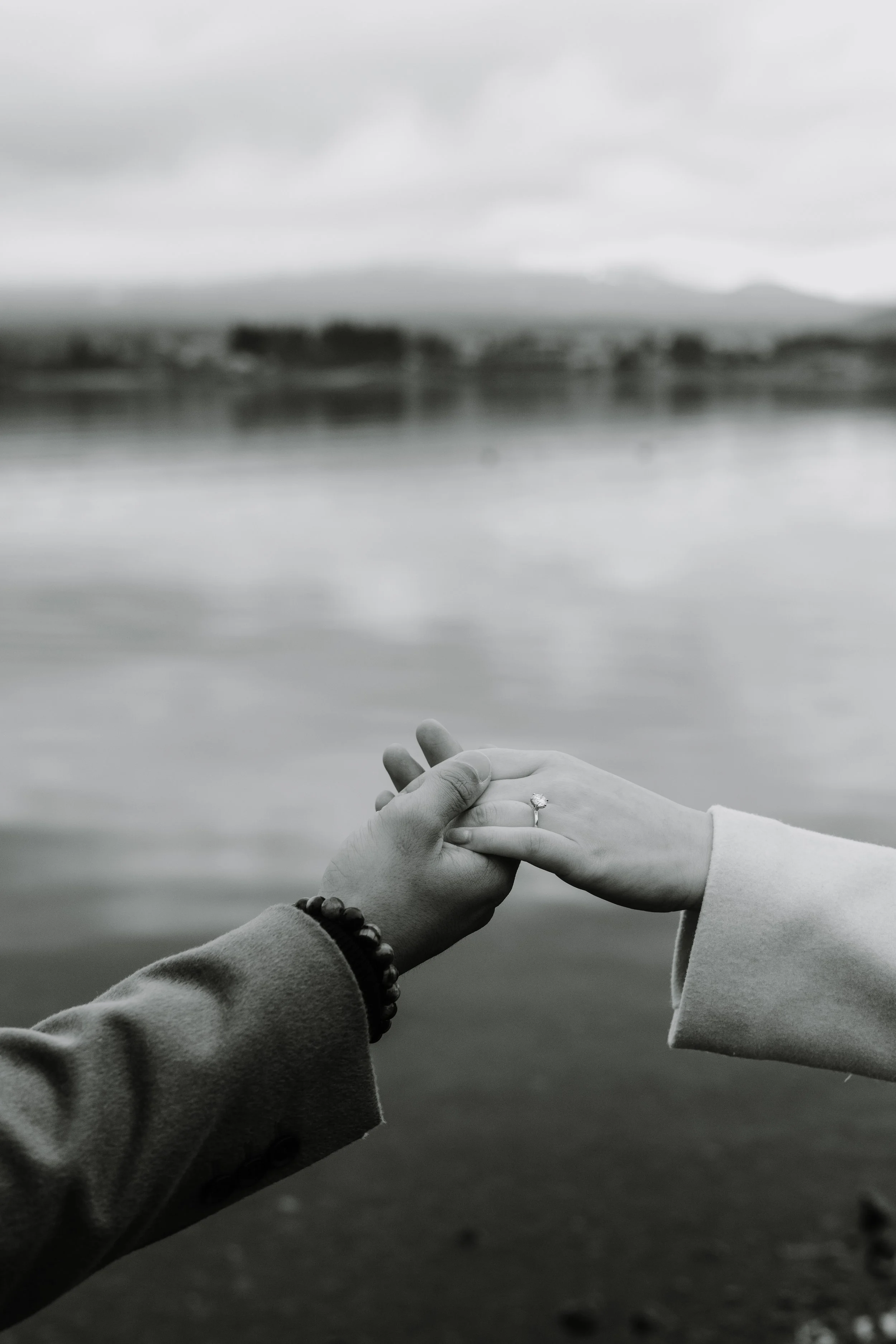 mount-fuji-blackwhite-proposal-ring-handhold-34.jpg