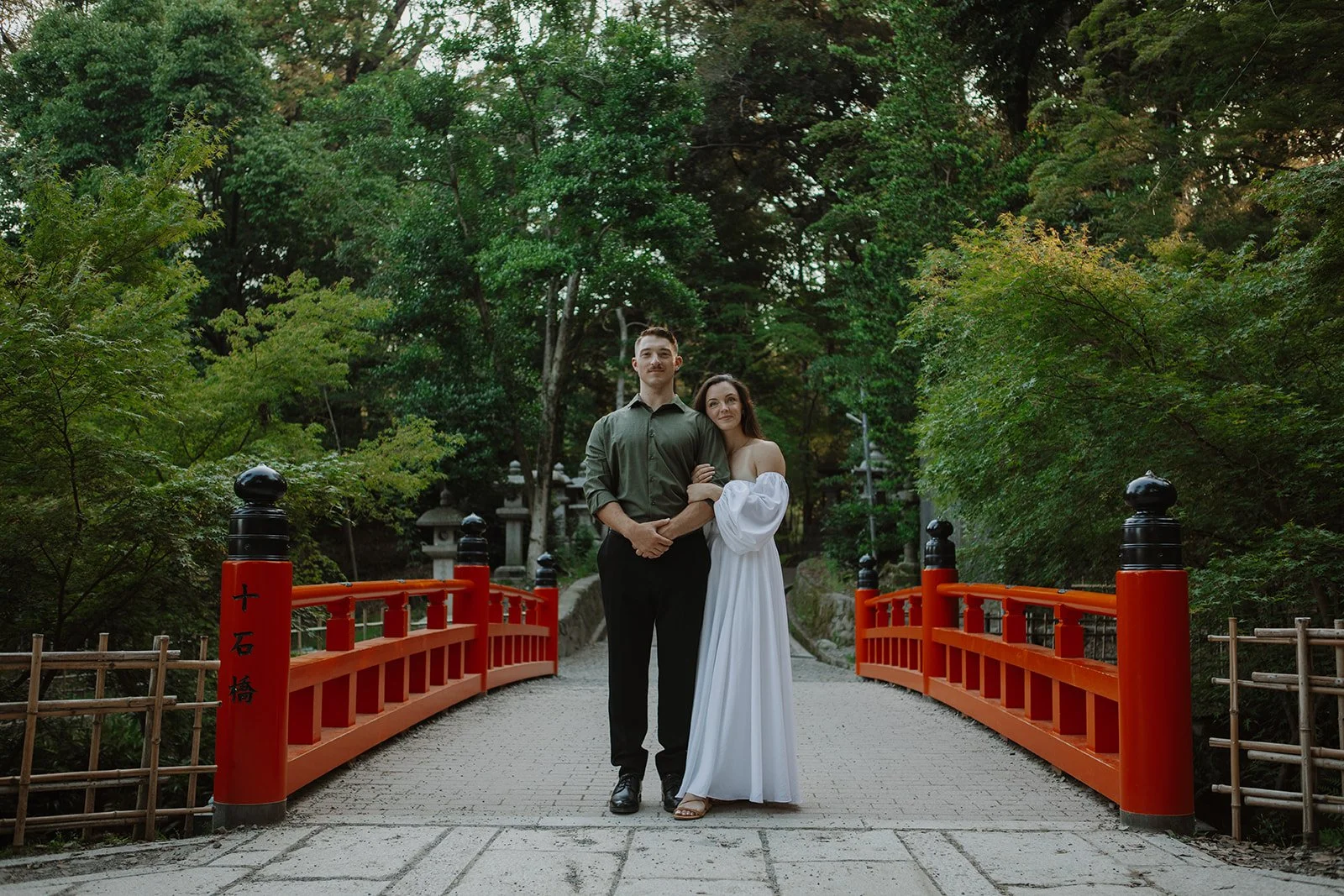 emily-kyoto-fushimiinari-red-bridge-portrait-04.jpg