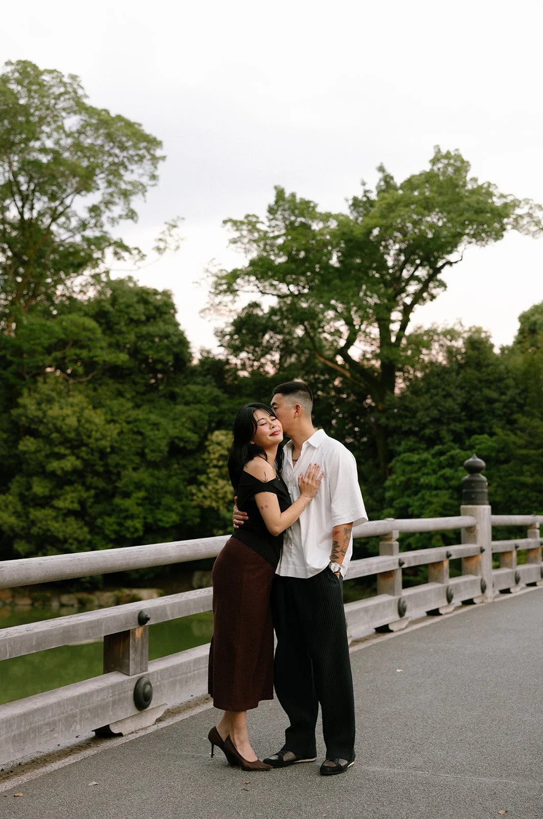 chris-harlyn-kyoto-proposal-bridge-embrace-kiss-14.jpg