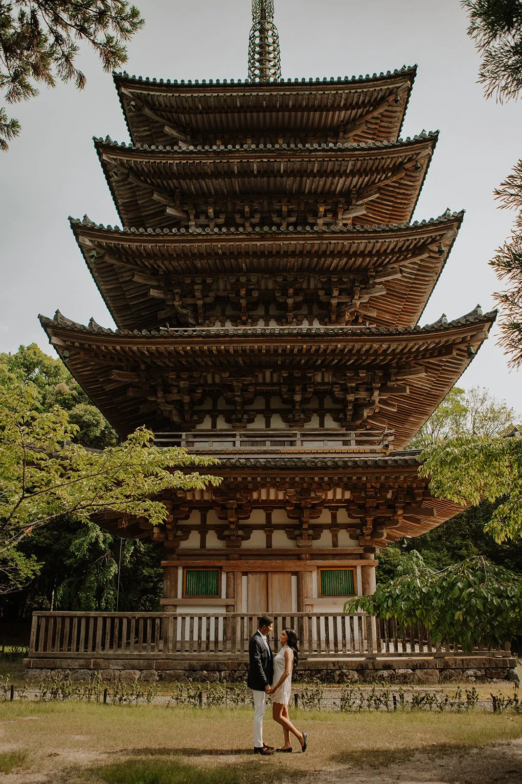 janelle-graham-kyoto-daigoji-fivestorypagoda-wide-walking-08.jpg
