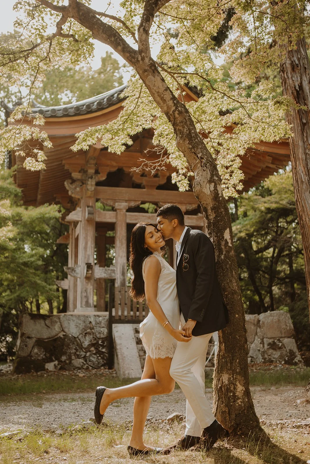 janelle-graham-kyoto-daigoji-forehead-kiss-pagodahall-tree-07.jpg