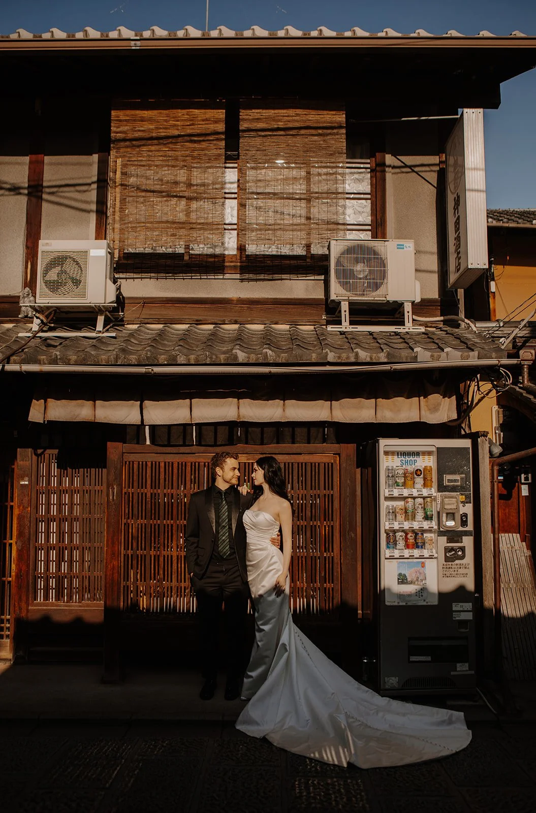 kyoto-prewedding-photoshoot-liquor-shop-portrait-09.jpg