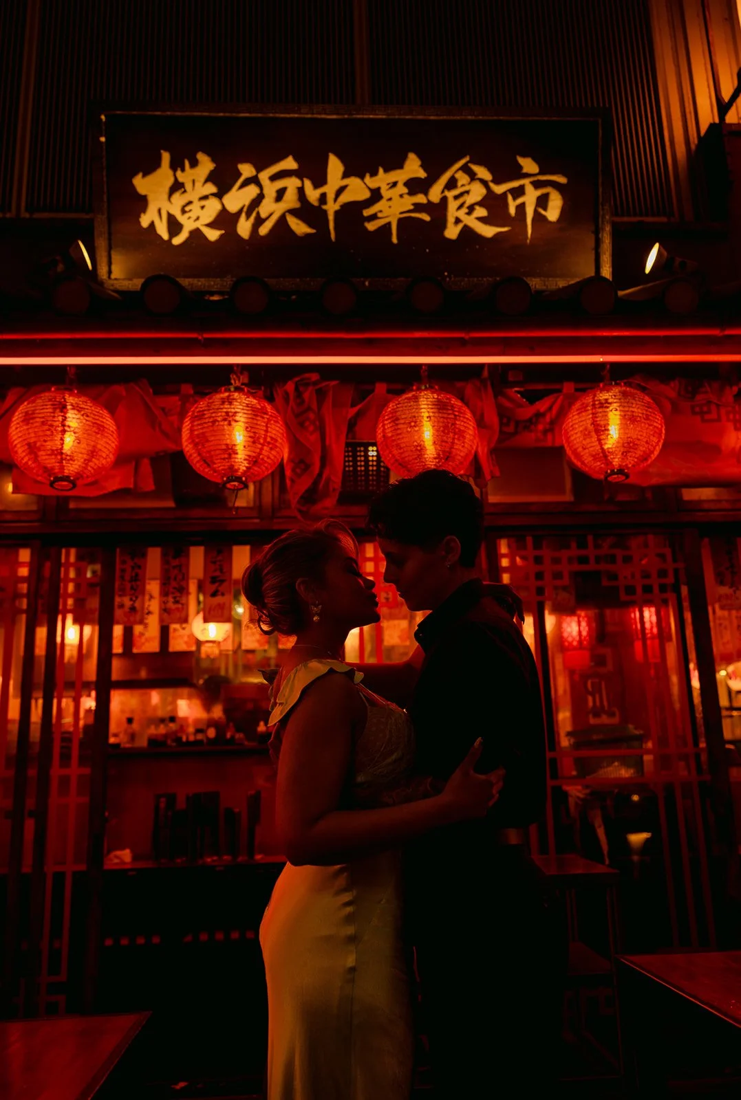 kyannie-indira-tokyo-engagement-embrace-yokocho-sign-03.jpg