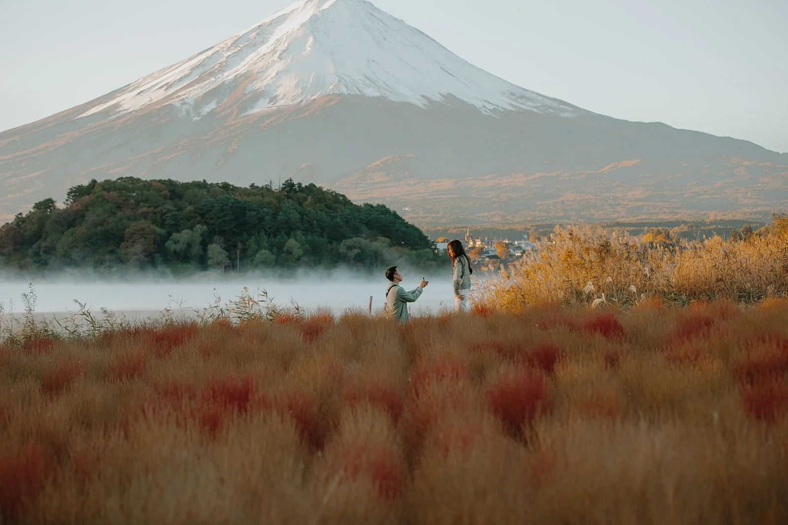 The Best Spots for Engagement & Surprise Proposal Photoshoots at Lake Kawaguchiko, Mount Fuji
