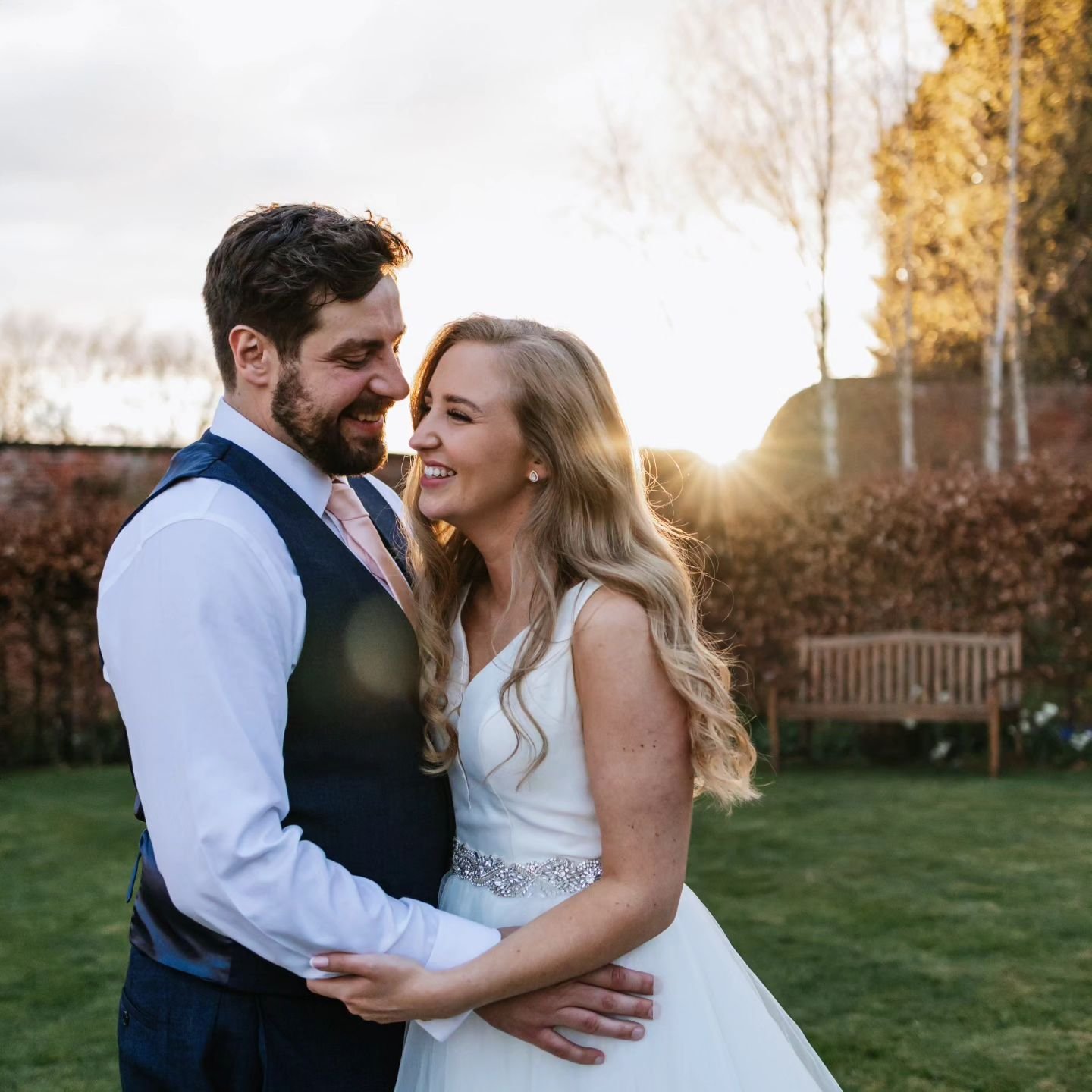 April wedding spotlight 💍

Step into Laura and Miles' celebration in our walled garden, giving you a taste of what our April weddings look like. The garden is filled with blooming tulips, tiarella, and blossom. The pastel orange and dusky pink tones