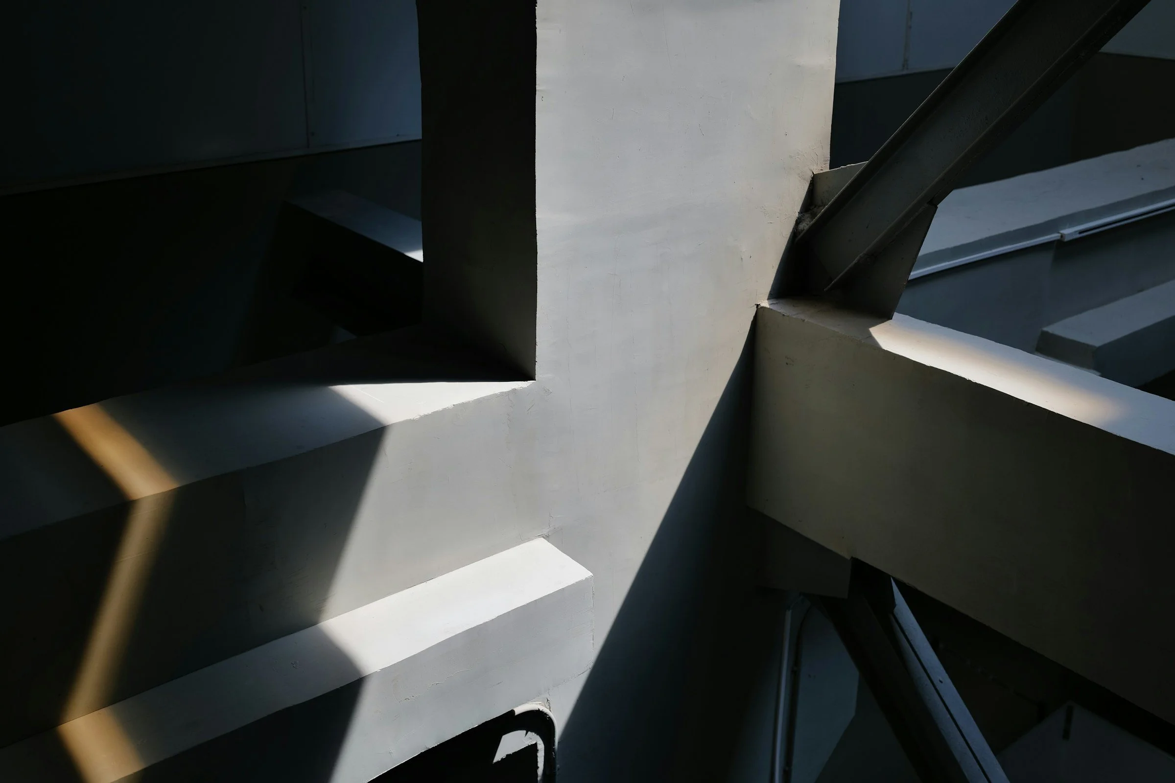 Light, Space & Scale: The Invisible Tools of Architecture