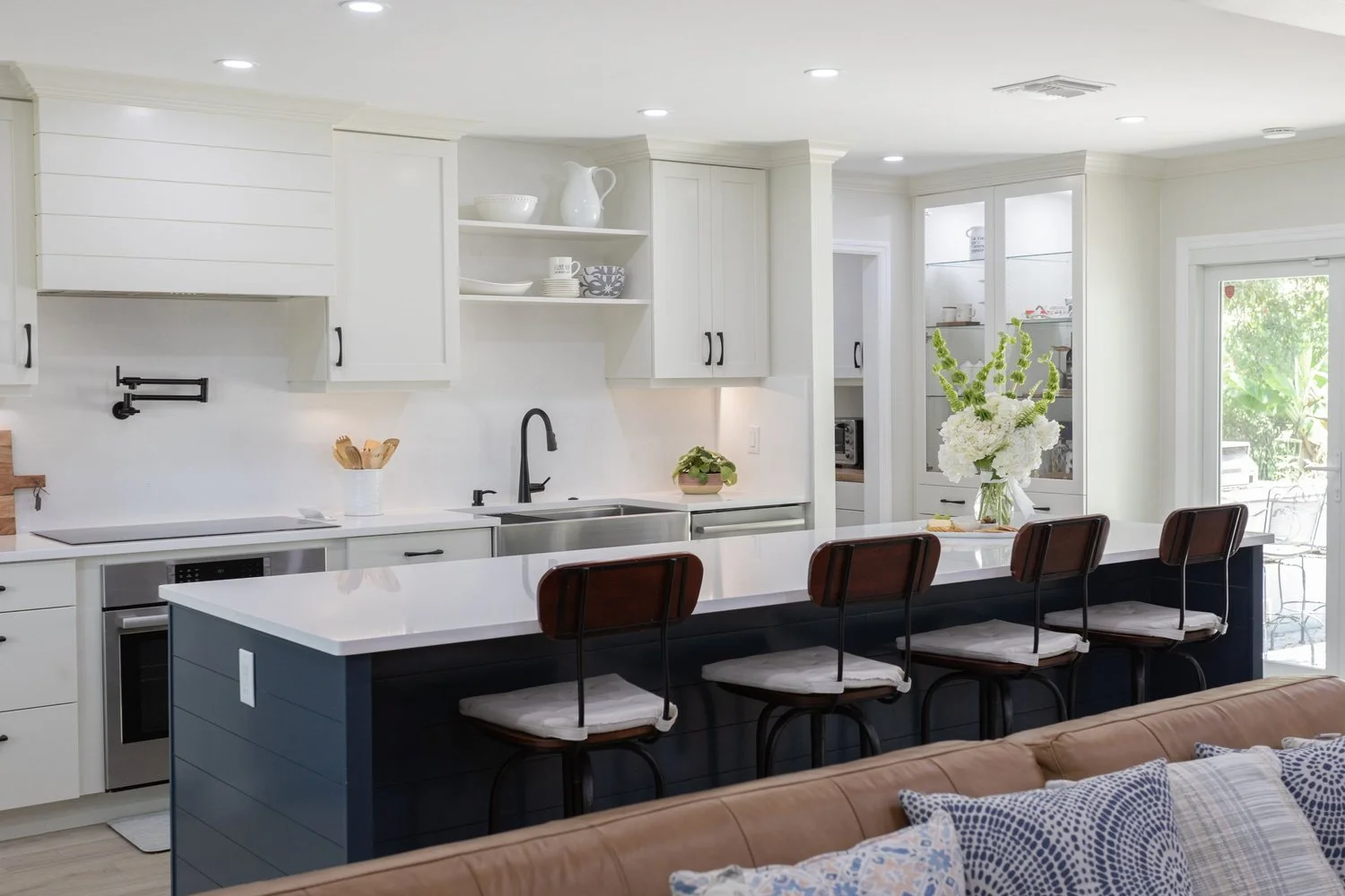 How Materials Tell a Story – Choosing Finishes That Match Both Function and Personality