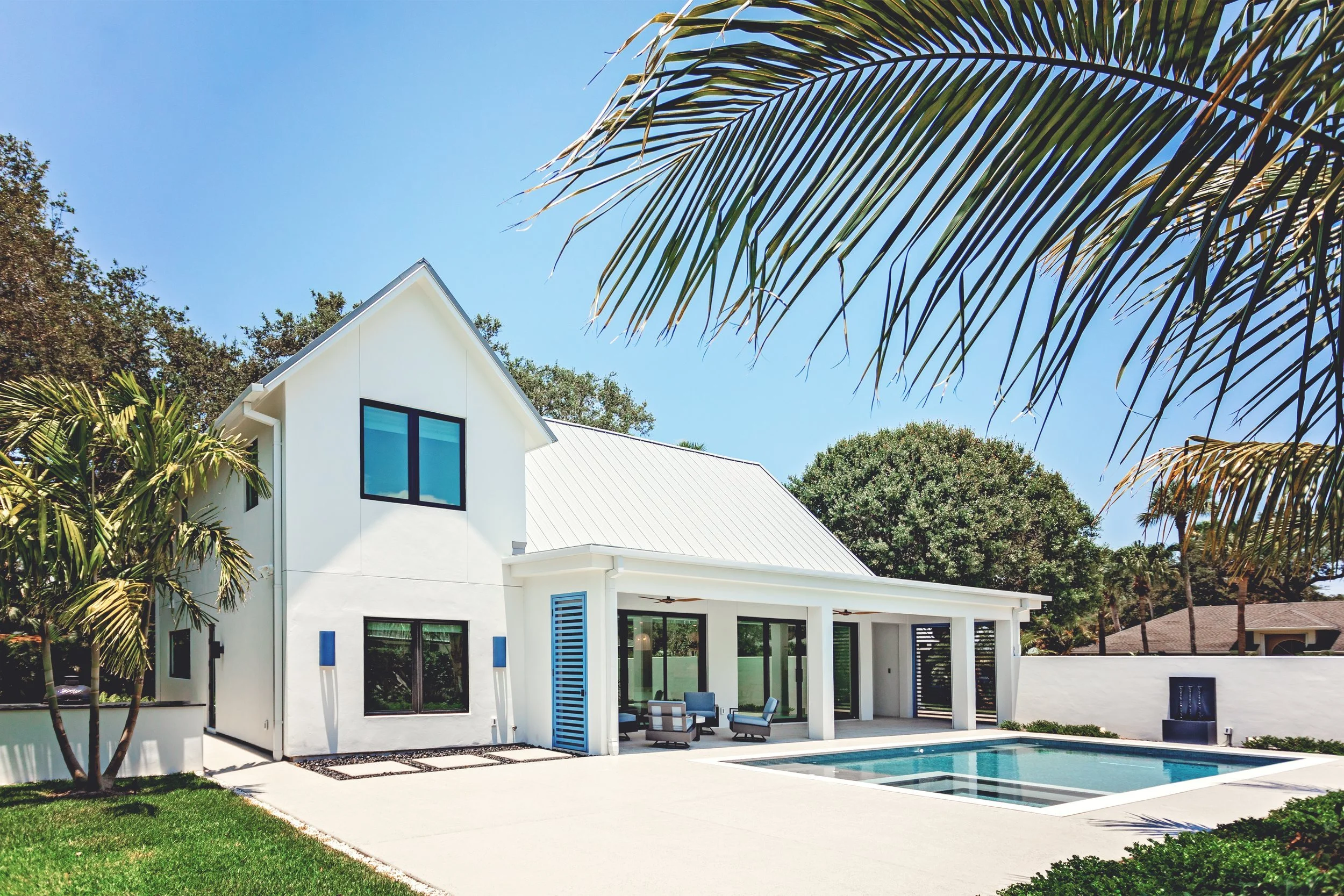 Outdoor Living Done Right – Designing Patios, Pools, and Gardens That Merge Seamlessly with the Home
