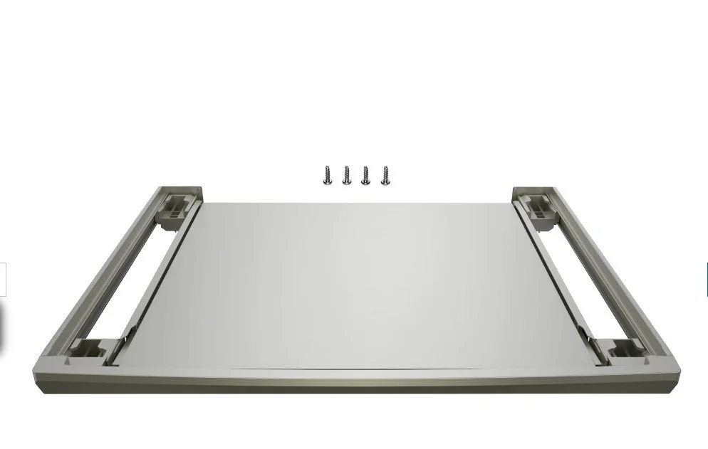 Stacking Kit with pull-out folding shelf