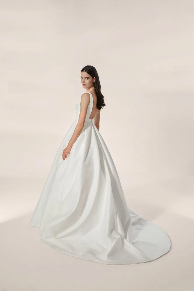 Jesus-Peiro-Wedding-Gown-Cork-2635b.jpg