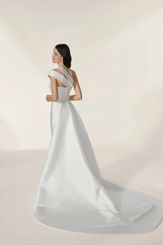 Jesus-Peiro-Wedding-Gown-Cork-2650b.jpg