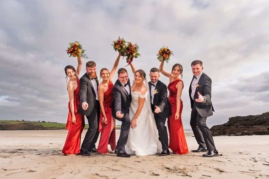 When Maeve shared her wedding dress vision, we were inspired to create something special. Collaborating with @jesuspeiroofficial, we crafted a one-of-a-kind gown ✨✨By combining different designs and incorporating two unique textures, we exceeded Maev