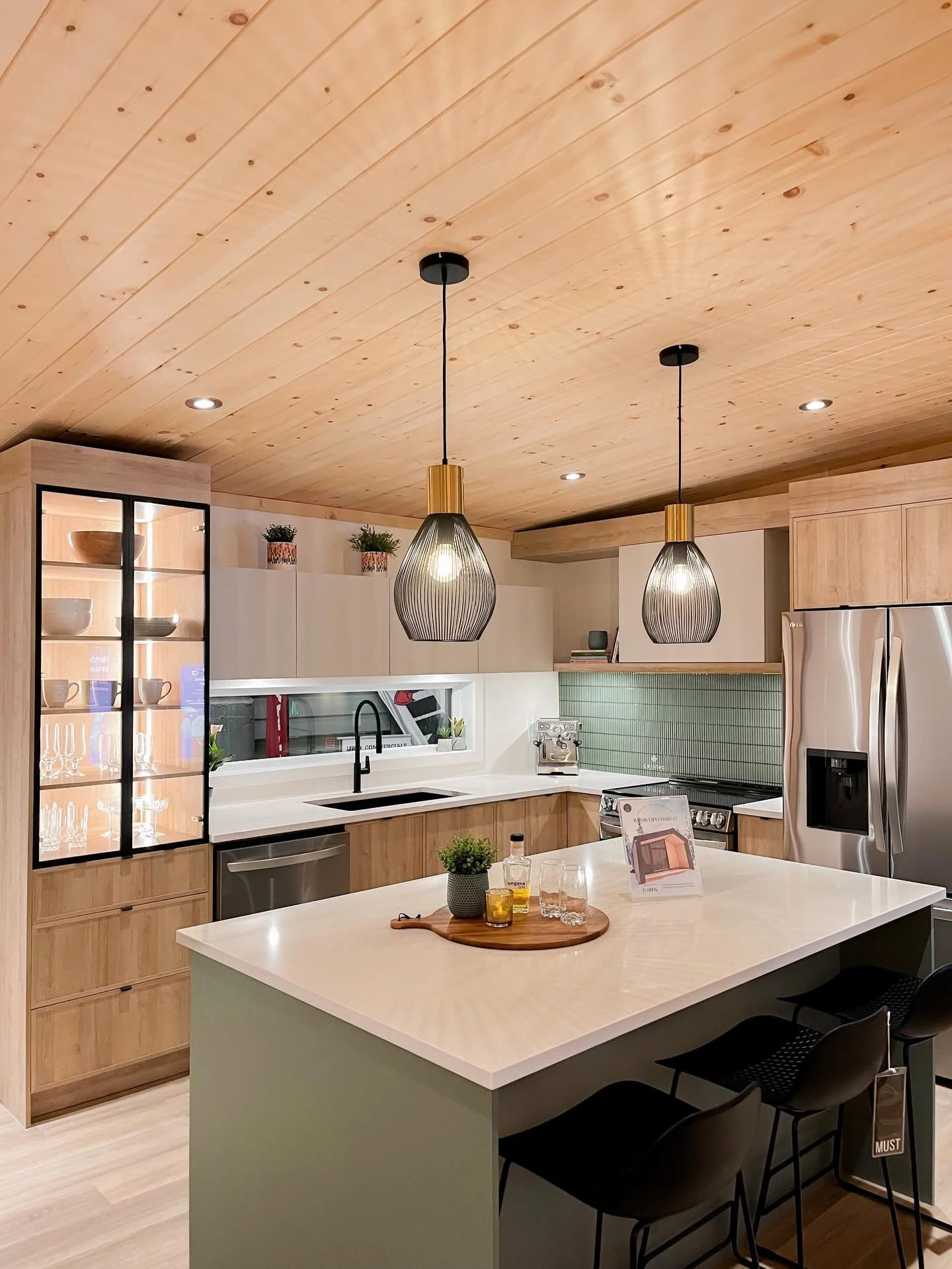 Grande nouvelle ! 📣
&nbsp;
On s&rsquo;est permis de revenir sur nos photos d&rsquo;Expo Habitat 2024 afin de vous annoncer que nous revenons en force pour @expohabitatqc 2026 avec un nouveau mod&egrave;le &agrave; d&eacute;couvrir sur place !
&nbsp;