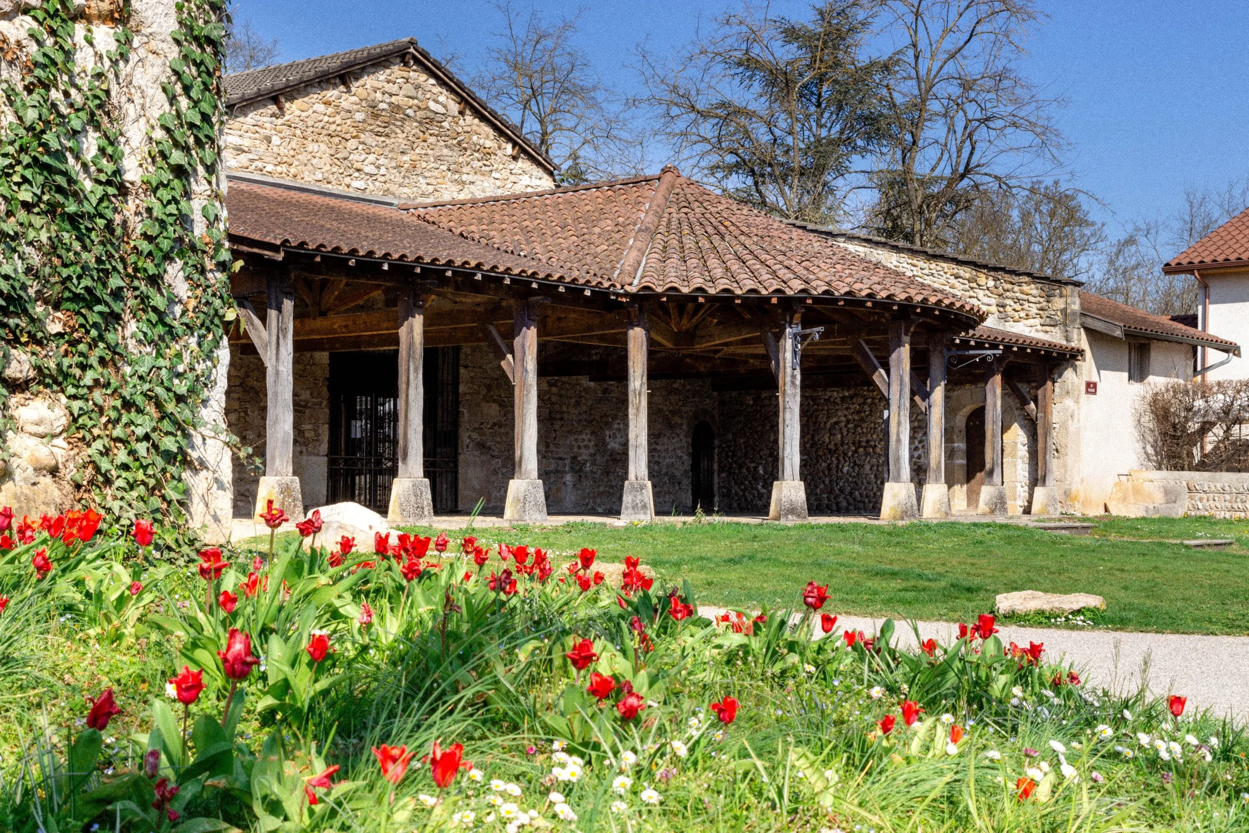 Prieuré de Blyes-printemps_Marilou Perino-2.jpg