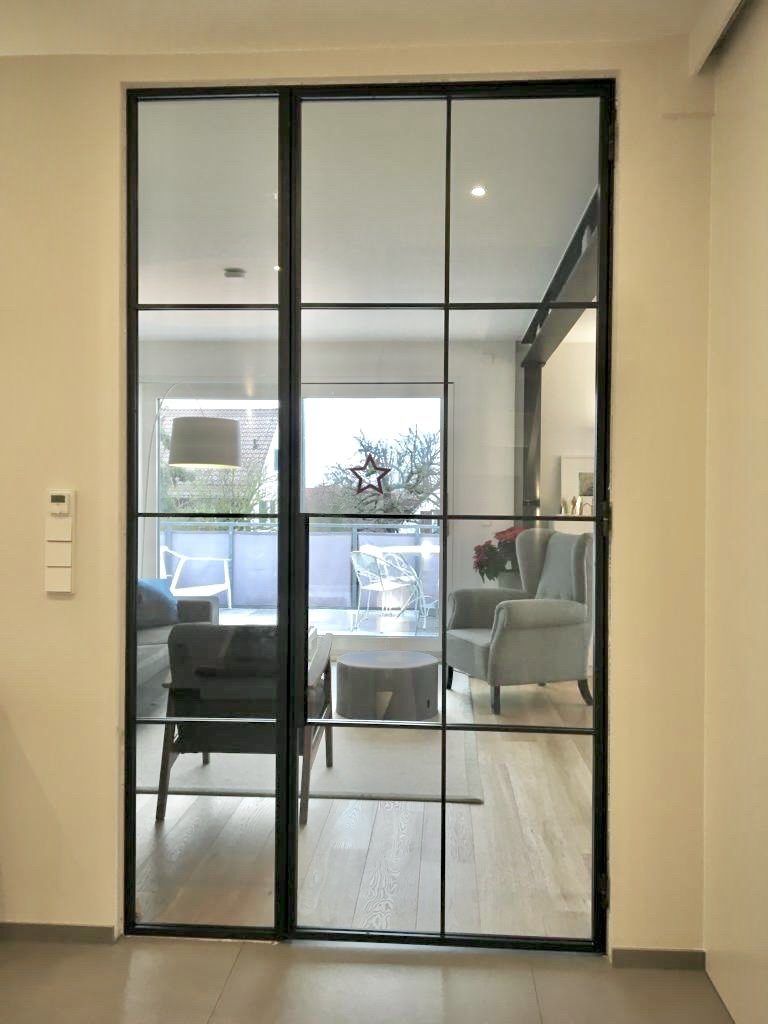 Stal Loft Tür mit Seitenlicht.jpg