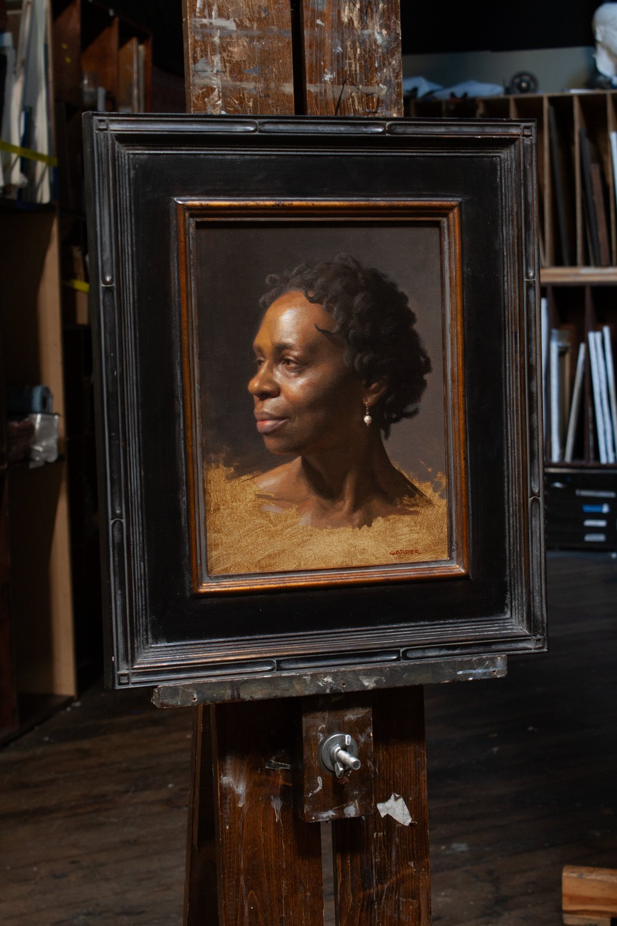 Garder womanwithpearl_Framed.jpg