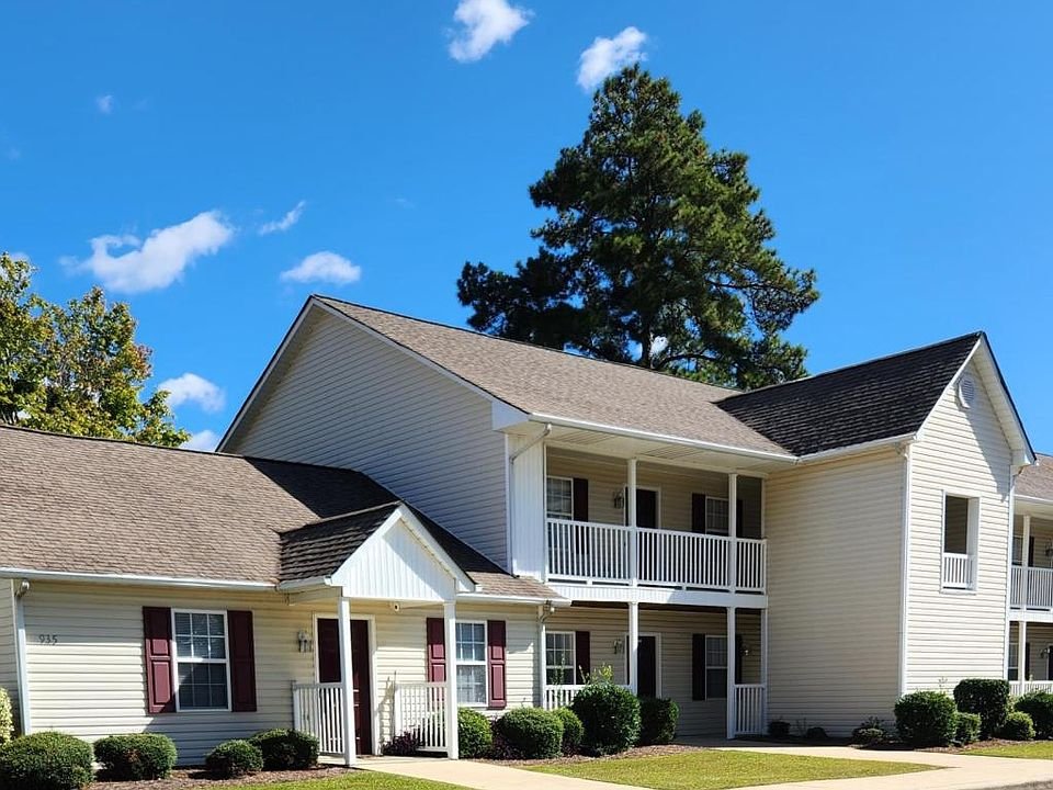 Spring Lake - Exterior Photo.jpg