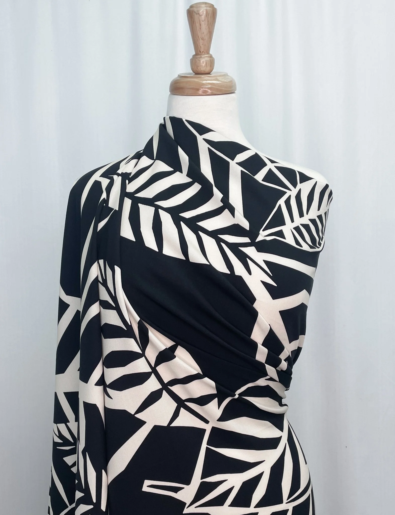 2727 - Black