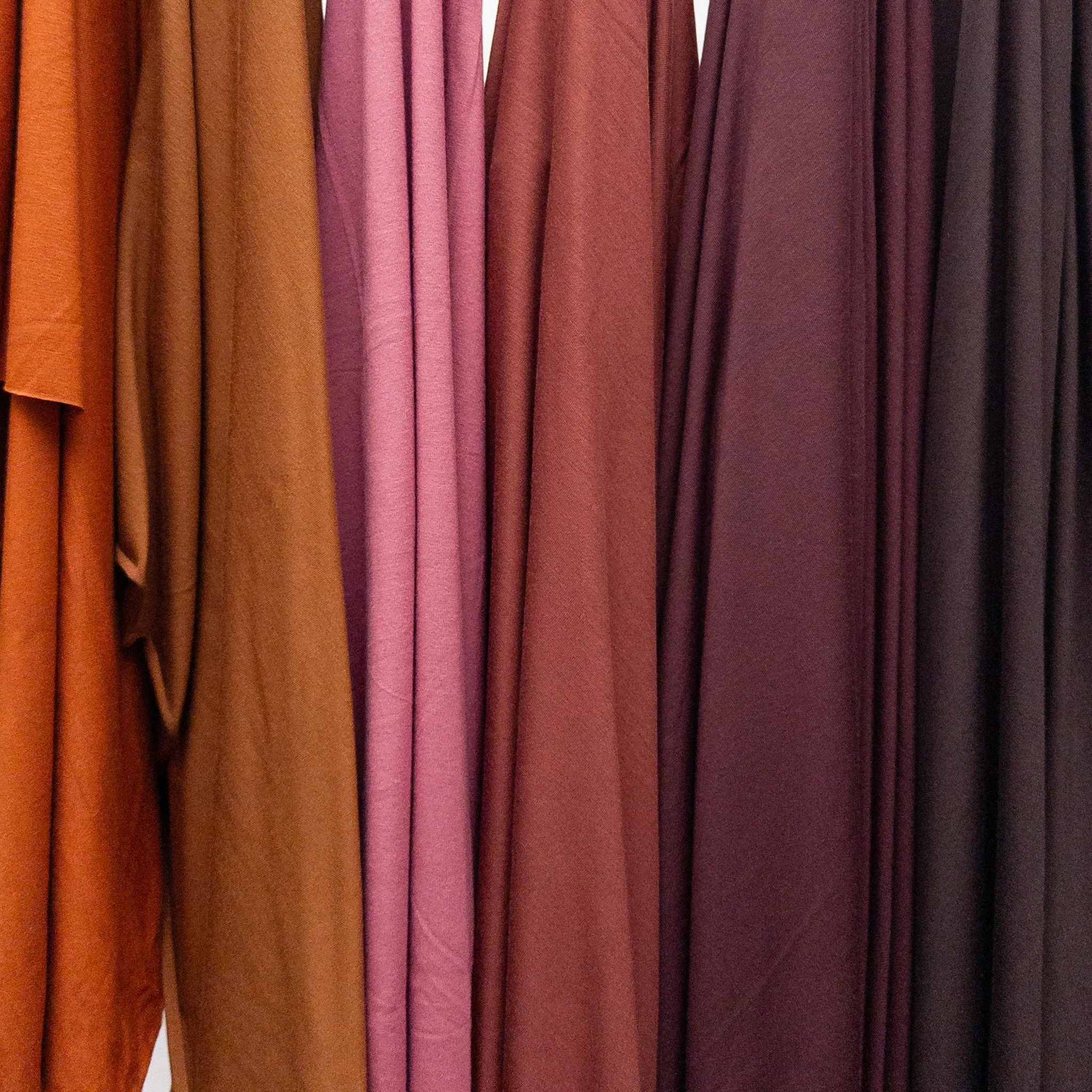 Luxor ✨ 

This buttery soft bamboo knit has been a staple in our collection for years.

With a weight of 240 GSM, it makes luxuriously soft and drapey tops, dresses, or lounge sets.

Luxor is also part of our Gordon Green collection: Have you ever tr