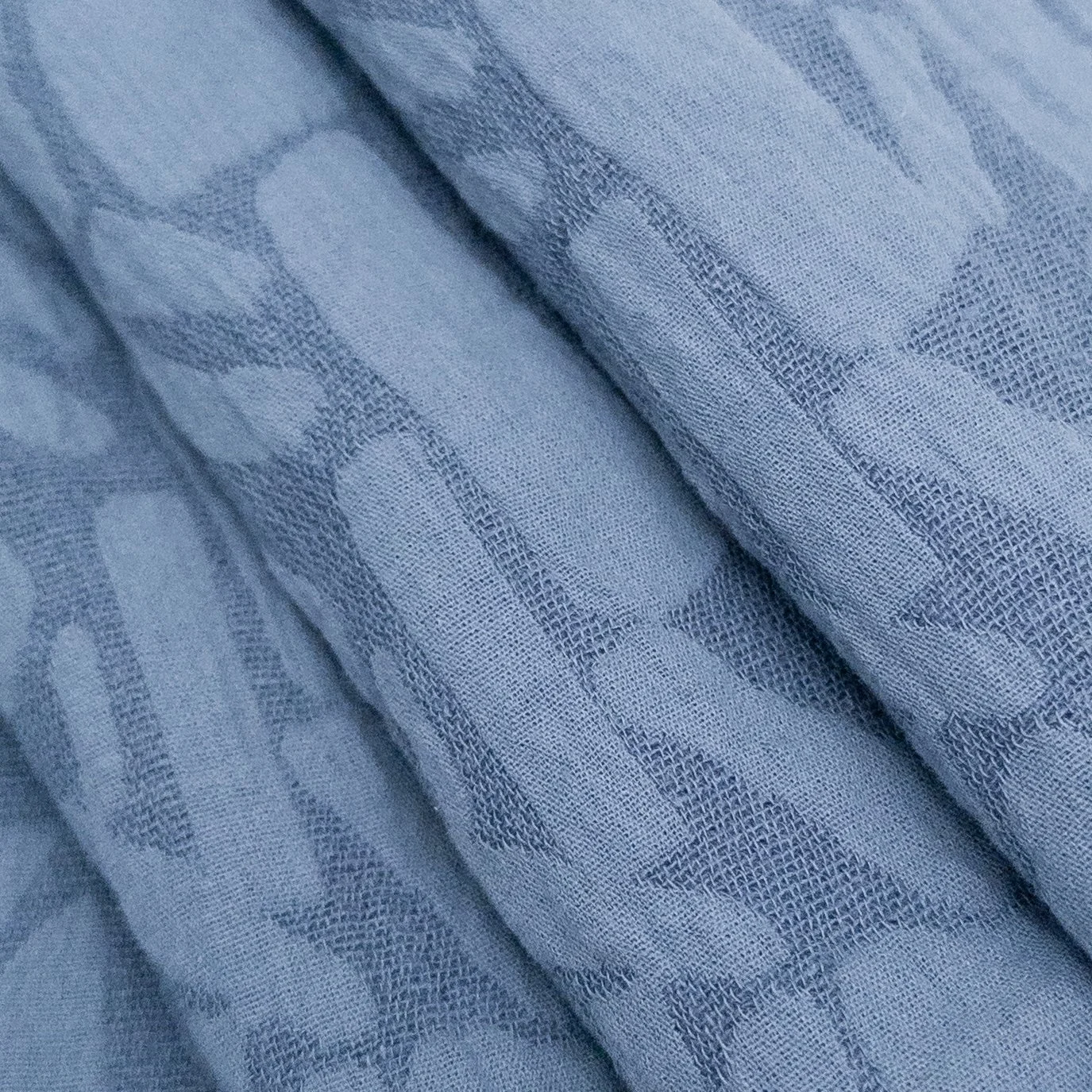 Our best‑selling Weston returns in a fresh spring palette. 🌱

At 210 GSM, this cotton blend jaquard makes a lovely lightweight jacket, but has enough softness and drape for tops, dresses, pants, and more!

Meet Ocean, Plum, Espresso, and Vanilla&mda