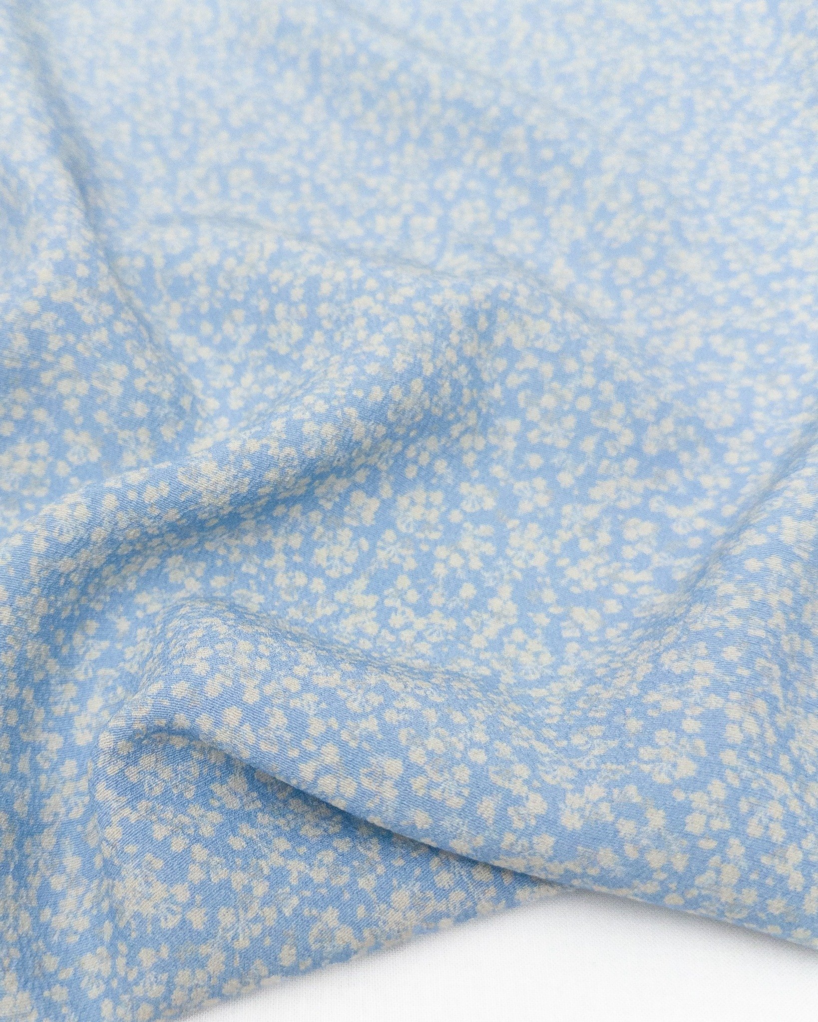Sweet and subtle. 🩵  A whimsical, wildflower-inspired ditsy floral on a new viscose crepe fabric, Cleo. This lightweight, textured base is the perfect start for an airy summer wardrobe.

Fabric details: Cleo 2944 Sky, 60% LENZING&trade; ECOVERO&trad