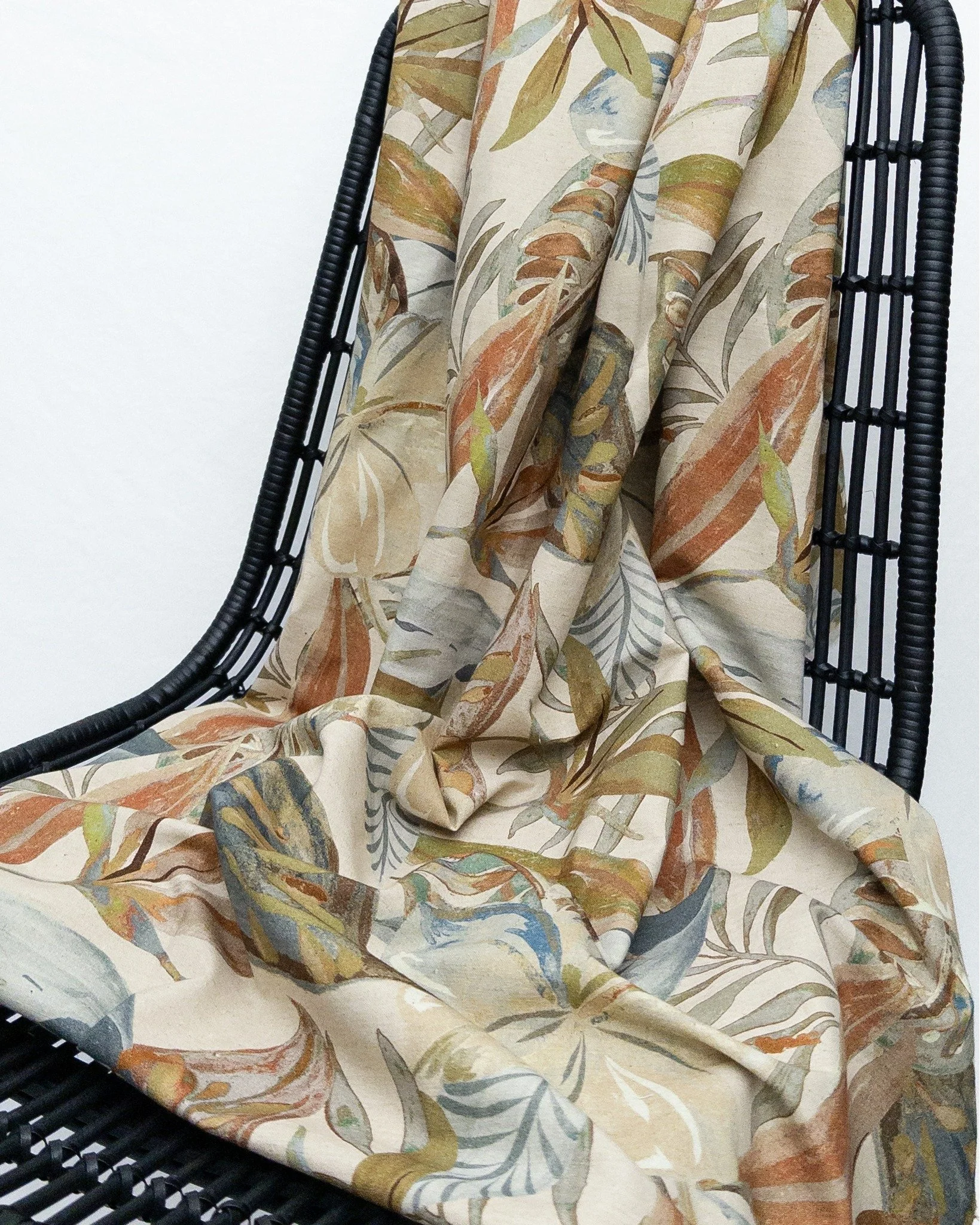 Get to know Flora, our brand new base cloth woven from a blend of cotton, linen, and a touch of spandex. That little bit of added stretch makes it perfect for pants or garments that need a little bit of give.

Fabric details: Flora 2946 Antique; 74% 