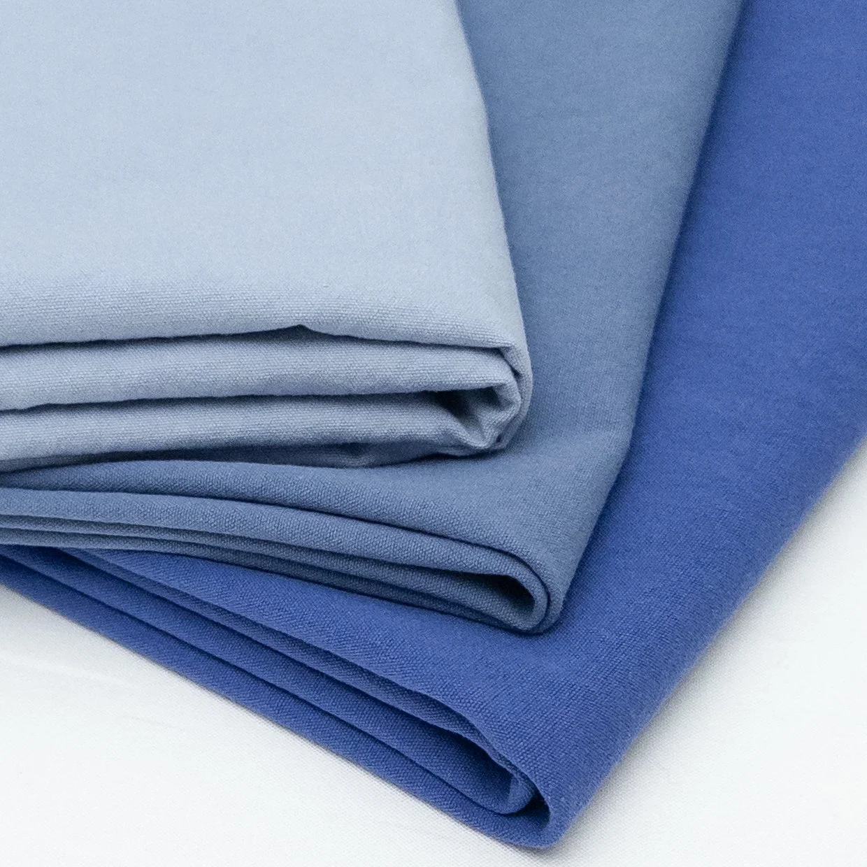 Our best-selling organic cotton, Porter, in a refreshing palette of blues for summer. 💙

This fabric is 240 GSM and has a bit more structure in comparison to our other cottons, making it versatile for a variety of garments - pants, shackets, and mor